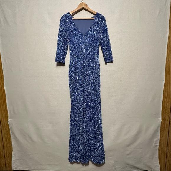 NWT Theia Three-Quarter Sleeve Sequin Sheath Gown - size 4 - Picture 6 of 9